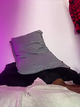 KinkyJessyHotxx online show from April 22, 7:00 pm