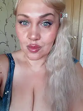 IsabellaBoni online show from March 18, 7:24 am