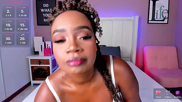 Britanymooree online show from January 9, 7:51 pm