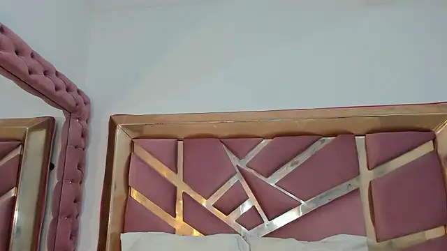 Britanymooree online show from April 23, 7:38 pm