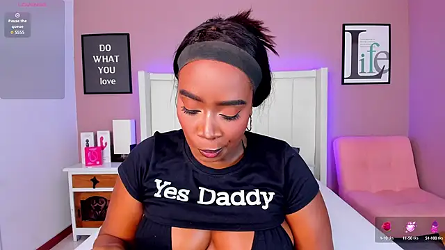 Snapshot of Britanymooree chatting on September 16, 7:44 pm Britanymooree online show from September 16, 7:44 pm