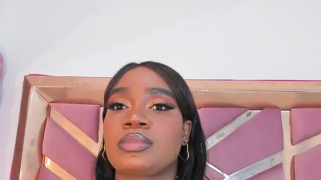 Britanymooree online show from April 24, 7:49 pm