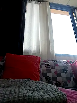 Snapshot of Queen_lorena chatting on October 16, 2:20 pm Queen lorena online show from October 16, 2:20 pm