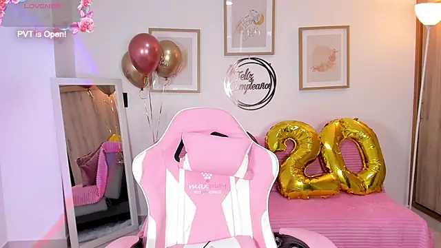 Veronica isaza   online show from October 24, 1:51 pm