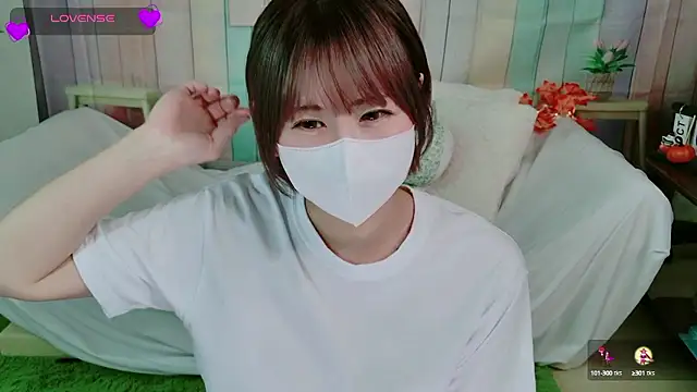 Snapshot of SERA-xx- chatting on October 7, 12:48 am SERA-xx- online show from October 7, 12:48 am