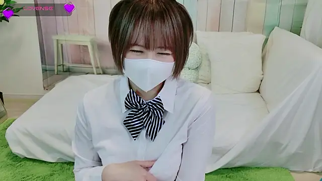 Snapshot of SERA-xx- chatting on October 9, 1:10 am SERA-xx- online show from October 9, 1:10 am