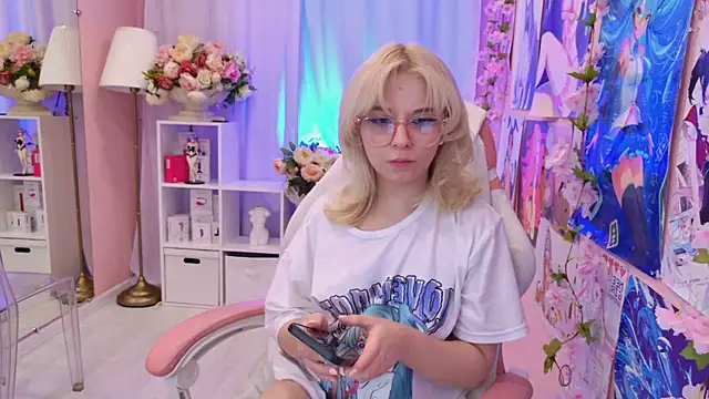 Snapshot of Coconut_Mia chatting on September 9, 3:01 pm Coconut Mia online show from September 9, 3:01 pm