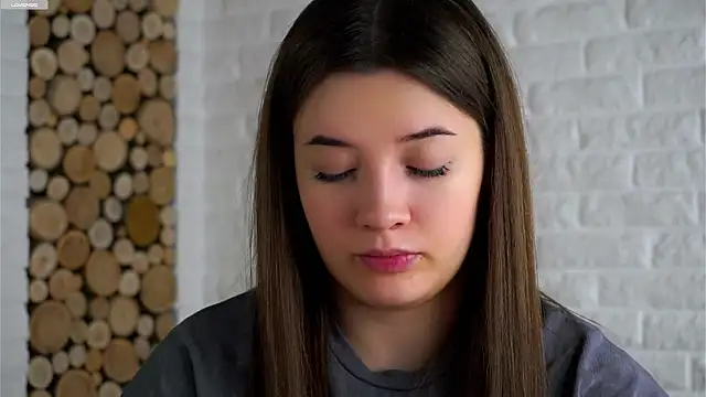 LowOncoming online show from February 18, 2:21 am