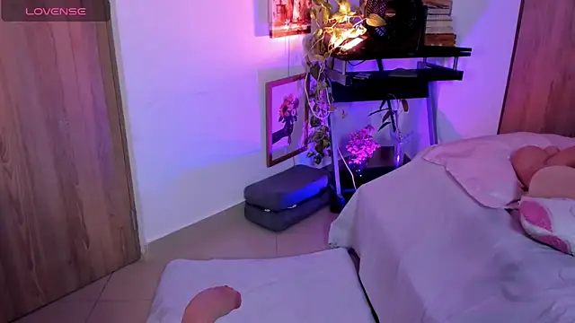 LilyRobertts online show from March 17, 10:58 pm