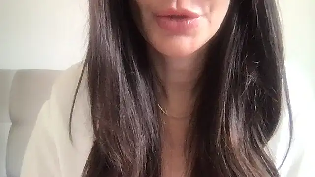 paolajonez online show from February 15, 1:54 pm