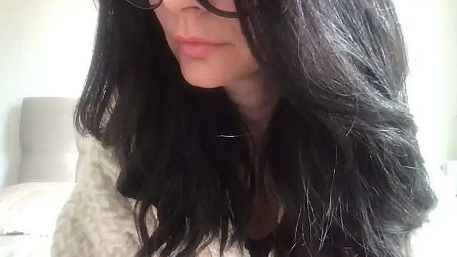 paolajonez online show from November 20, 1:01 pm