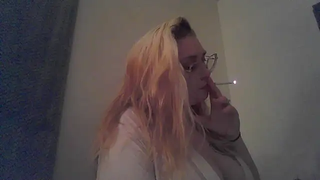 Lalalynn online show from April 28, 1:36 am