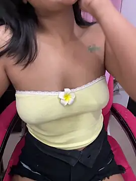 LeisyXO online show from February 9, 11:07 pm