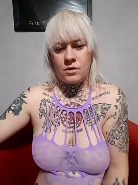 poussichienne online show from November 5, 4:12 pm