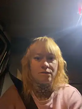 poussichienne online show from April 25, 2:58 am