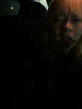 poussichienne online show from April 29, 2:37 am