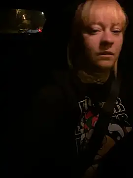 poussichienne online show from April 21, 2:15 am