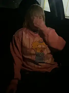 poussichienne online show from April 23, 2:52 am