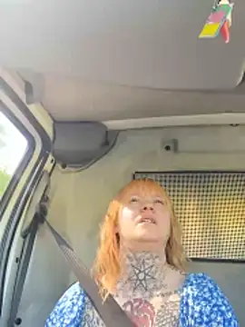 poussichienne online show from April 25, 2:47 pm