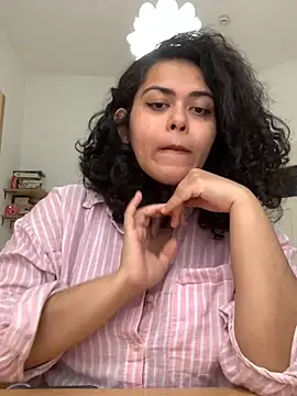 Curvydesifromgermany online show from October 15, 10:40 am