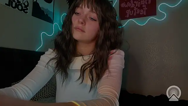 Emilia0 0 7 online show from February 23, 9:36 pm