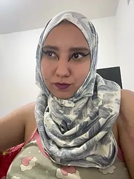 hannahayat online show from April 23, 9:39 pm