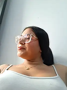 -VICKKY online show from March 17, 7:51 pm