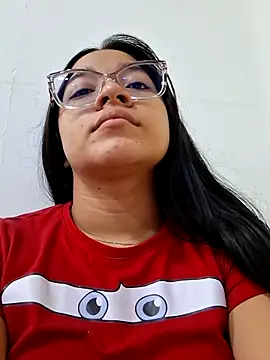 -VICKKY online show from February 3, 1:38 pm