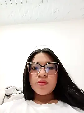 -VICKKY online show from December 1, 2:09 pm