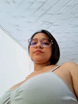 -VICKKY online show from April 22, 2:14 pm