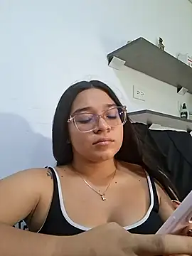 -VICKKY online show from June 11, 7:22 pm