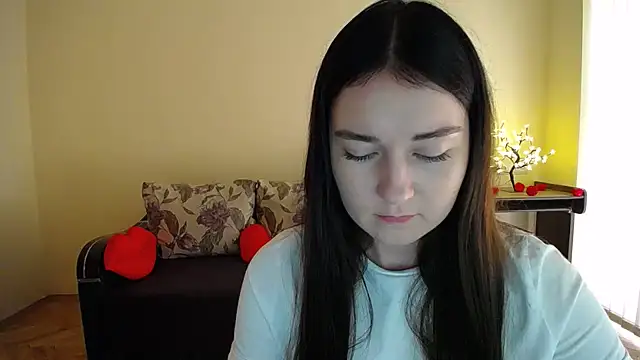Pretty shy online show from July 31, 9:10 am