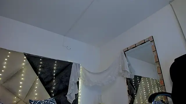 BonnieCute  online show from November 5, 11:54 pm