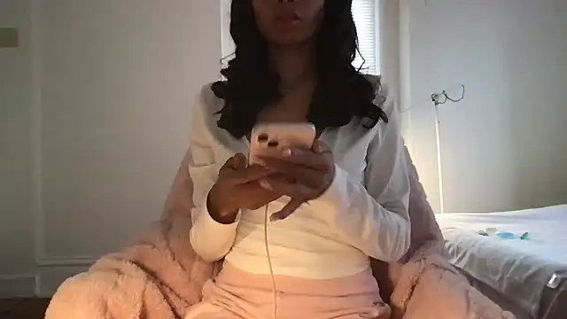 loveofbea online show from April 28, 7:07 pm