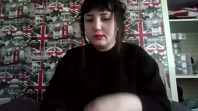 Snapshot of Lynylou chatting on October 13, 1:47 pm Lynylou online show from October 13, 1:47 pm