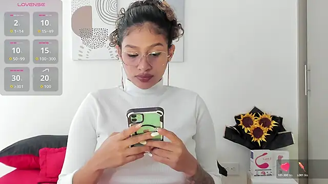 SeleneClark online show from October 27, 7:30 pm