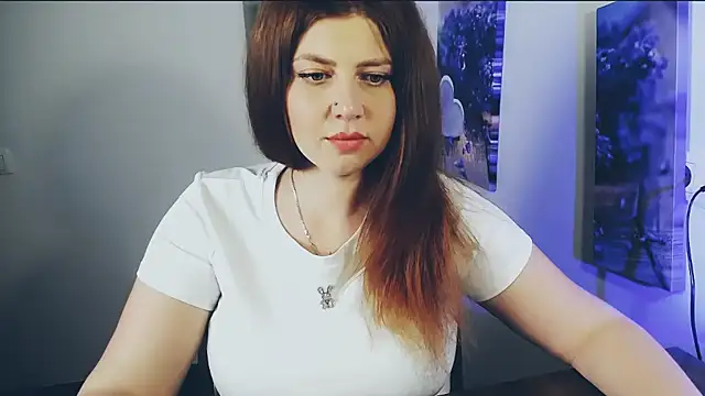 Lizzy Love online show from June 3, 9:10 am