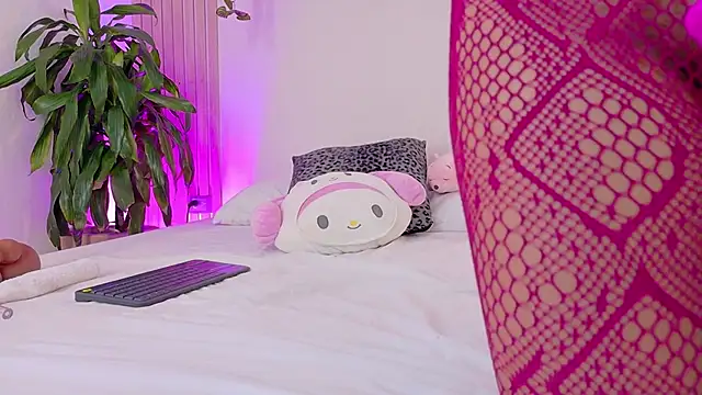 emily bank online show from April 24, 8:22 pm