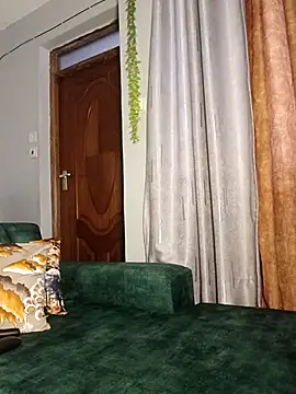 Yoyo   online show from December 14, 9:59 am