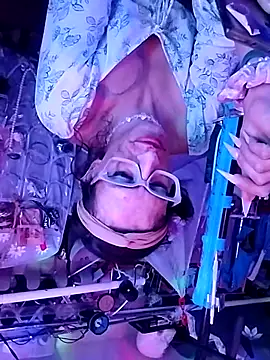 gurlnips online show from November 1, 11:47 am