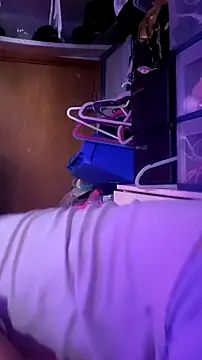 gurlnips online show from October 18, 7:37 pm