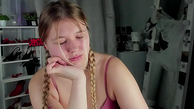 Rebecca Kelly online show from October 29, 2:49 am