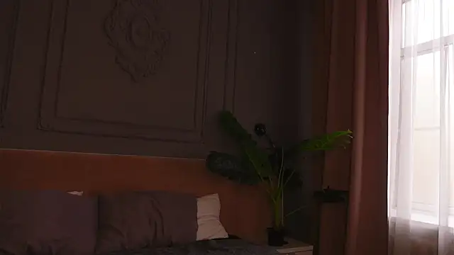 Liv Fay online show from April 25, 2:14 pm