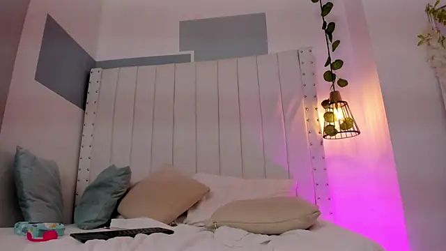 hannah gray online show from April 25, 1:41 pm