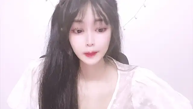 Snapshot of ---MIA--- chatting on September 26, 2:36 pm ---MIA--- online show from September 26, 2:36 pm