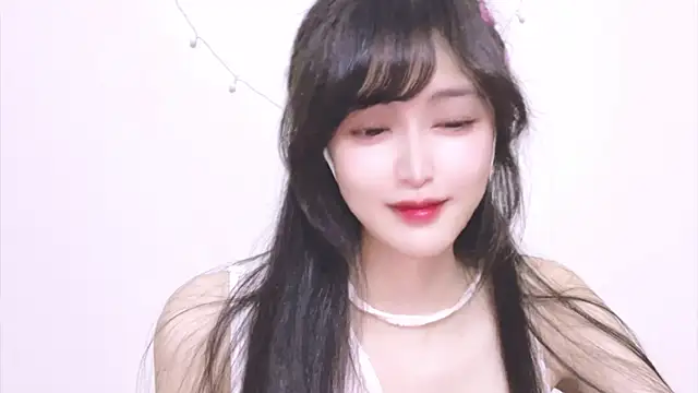 Snapshot of ---MIA--- chatting on October 2, 3:17 pm ---MIA--- online show from October 2, 3:17 pm