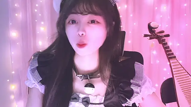 Snapshot of ---MIA--- chatting on October 19, 2:41 pm ---MIA--- online show from October 19, 2:41 pm