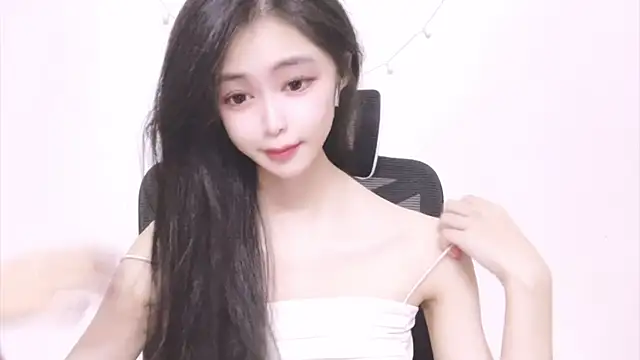 Snapshot of ---MIA--- chatting on September 22, 2:37 pm ---MIA--- online show from September 22, 2:37 pm