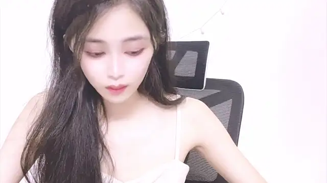 Snapshot of ---MIA--- chatting on September 27, 3:19 pm ---MIA--- online show from September 27, 3:19 pm