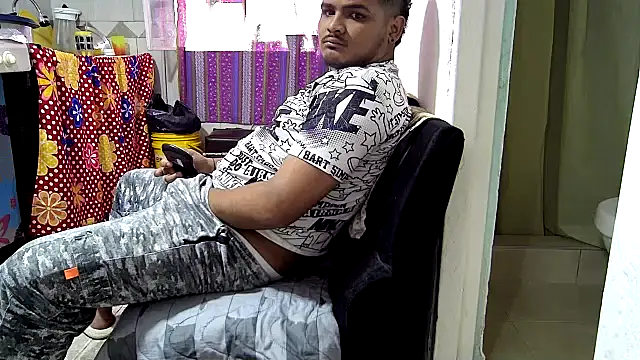 Boycuriousxxx online show from April 20, 6:33 pm